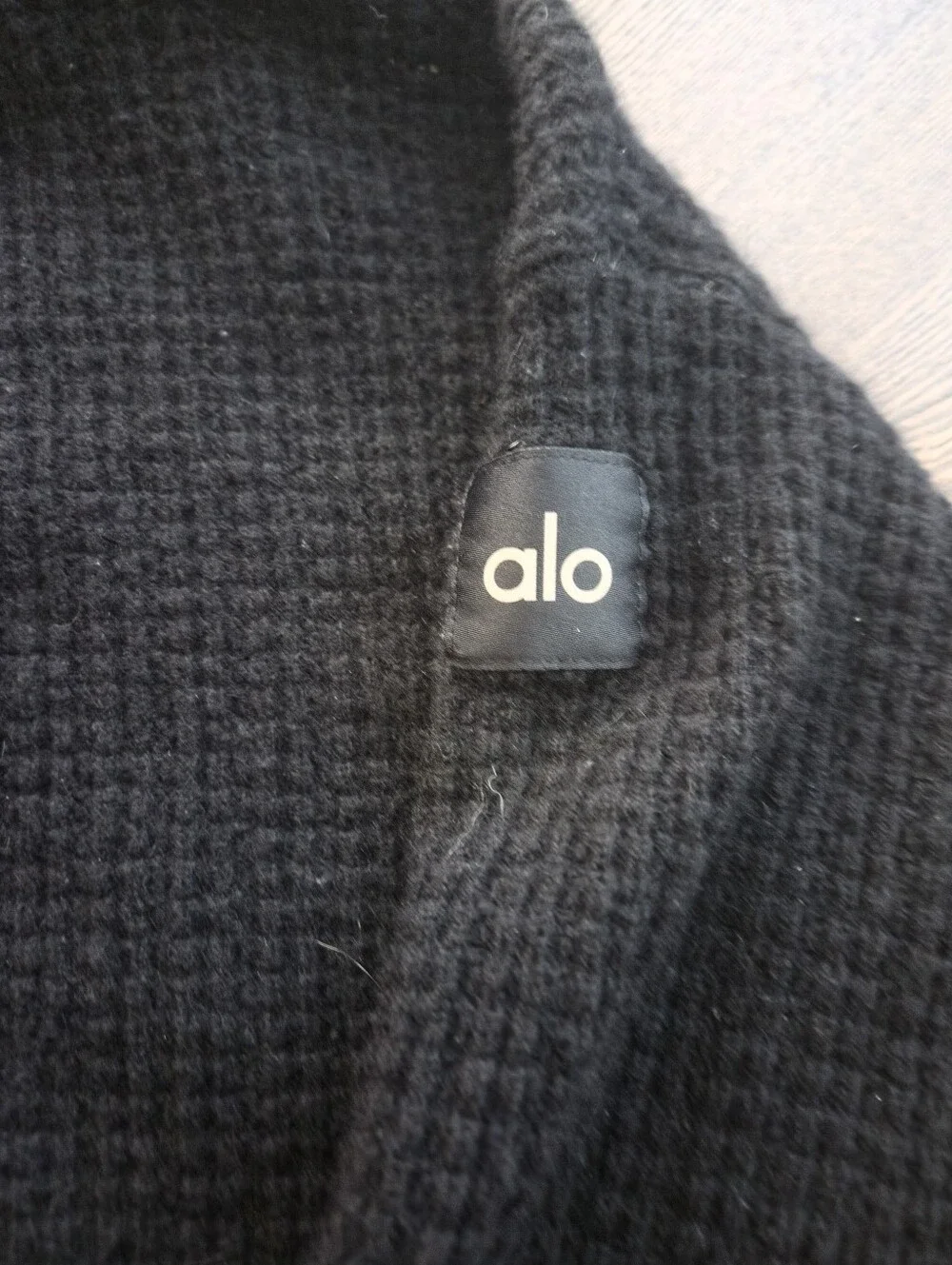 Alo Yoga Cashmere Plush Waffle Full Zip Hoodie Cardigan Sweater in Black sz MED